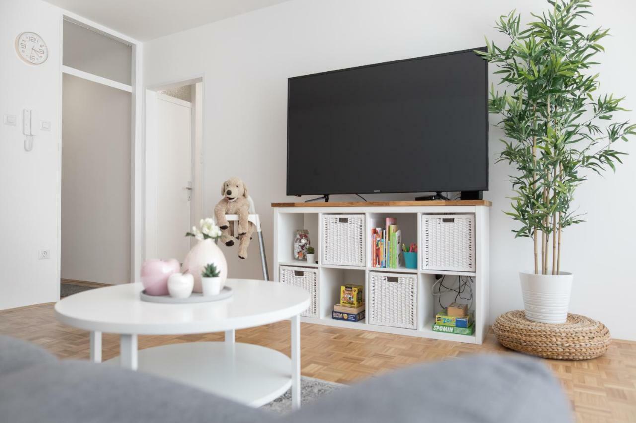 Family Apartment With Garden 류블랴나 외부 사진