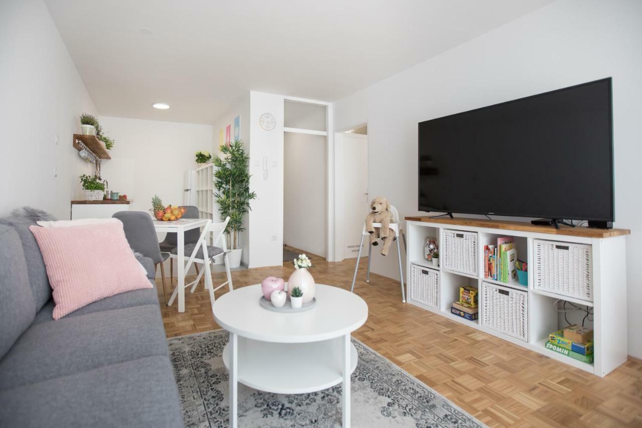 Family Apartment With Garden 류블랴나 외부 사진